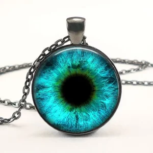 Collier avec pendentif « Œil de Dragon »