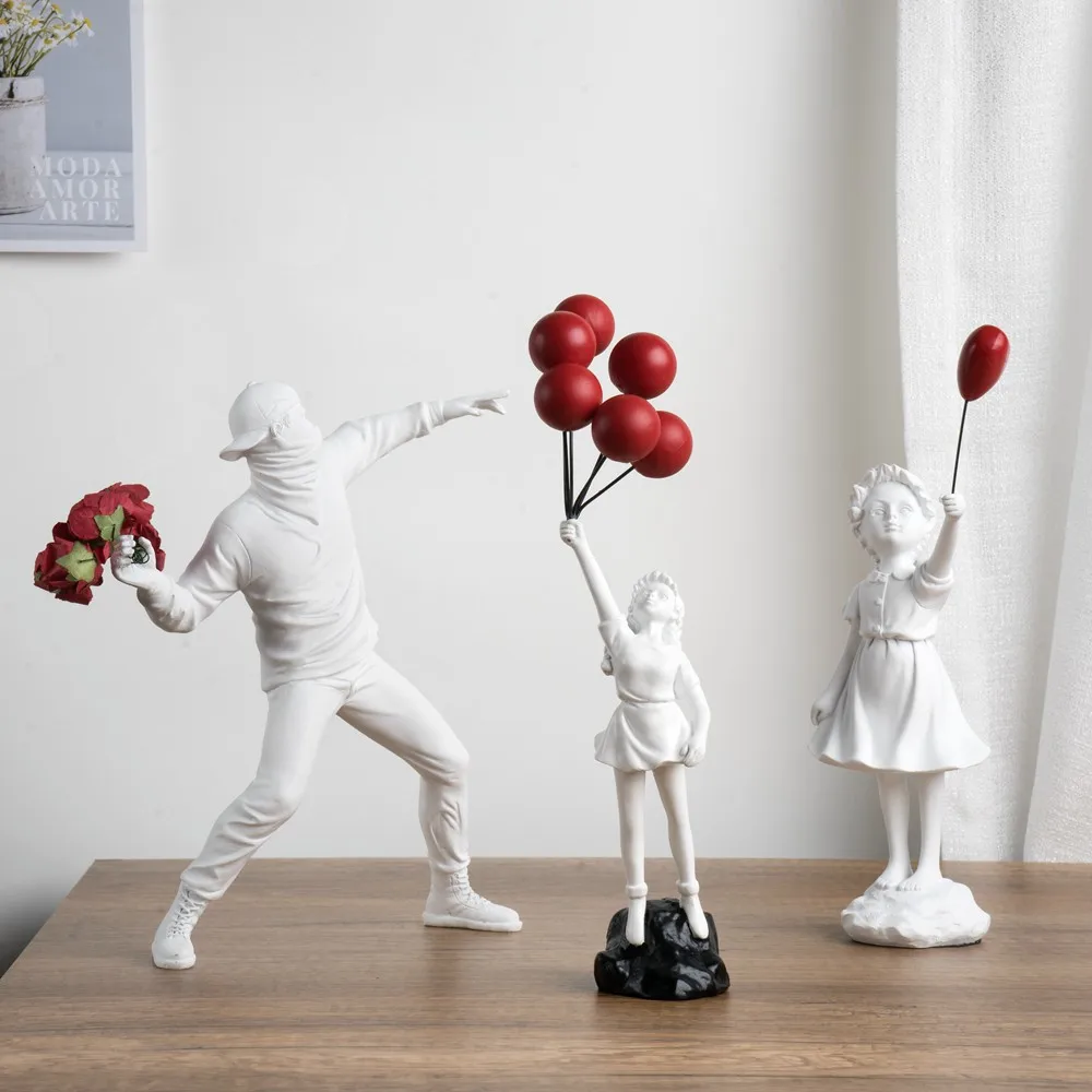 Statue Banksy "Flower Thrower" en Résine - Style Pop Art Urbain – Image 6
